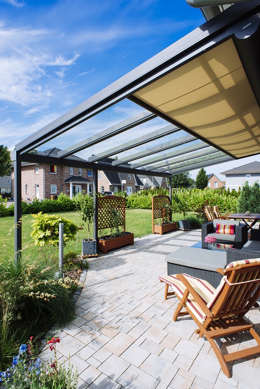 terrassendach mit unterglasmarkise